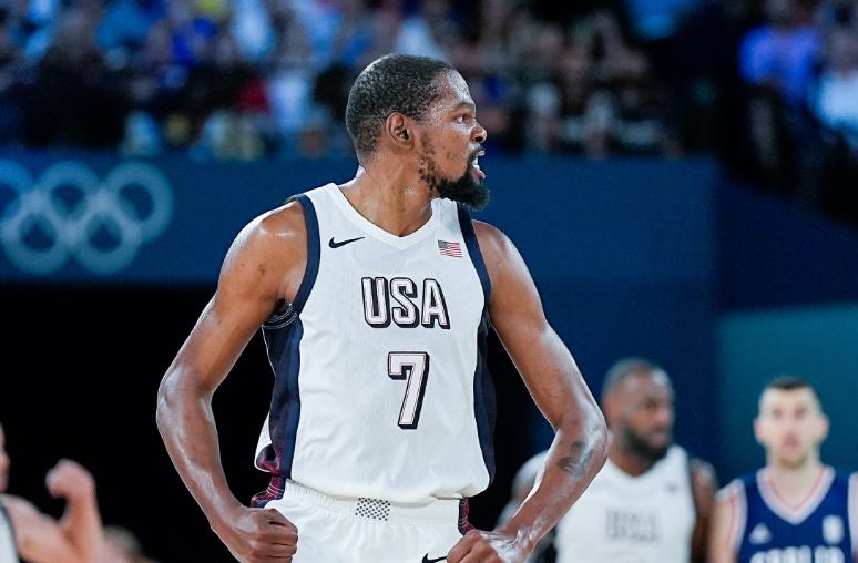 KD：感觉我在比赛中的状态有点飘忽不定，他们在联防上做得很好